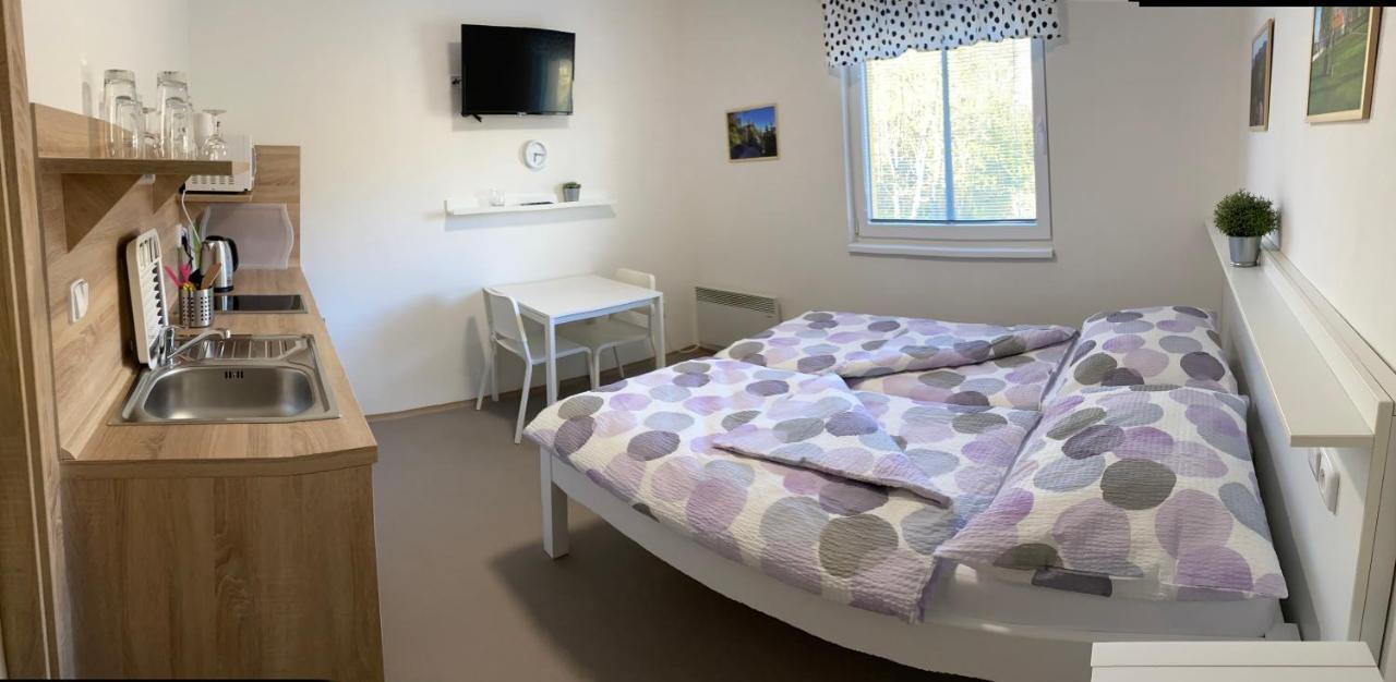 Apartmany Nad Parkem Broumov Eksteriør bilde
